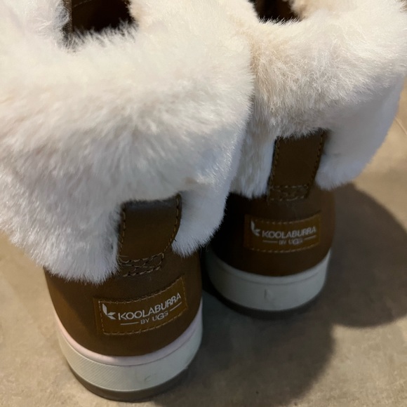 Koolaburra by UGG
Tynlee Lace-Up - Picture 4 of 8